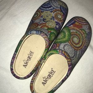 Alegria shoes....often worn by Nurses.